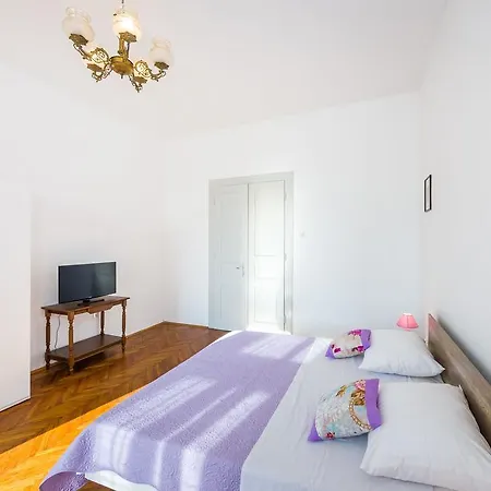 Sophia Apartment
